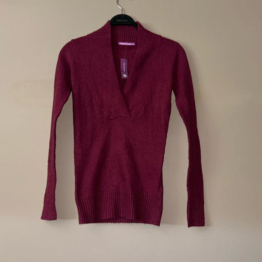 Smart set Women’s Burgundy Long sleeve V neck sweater